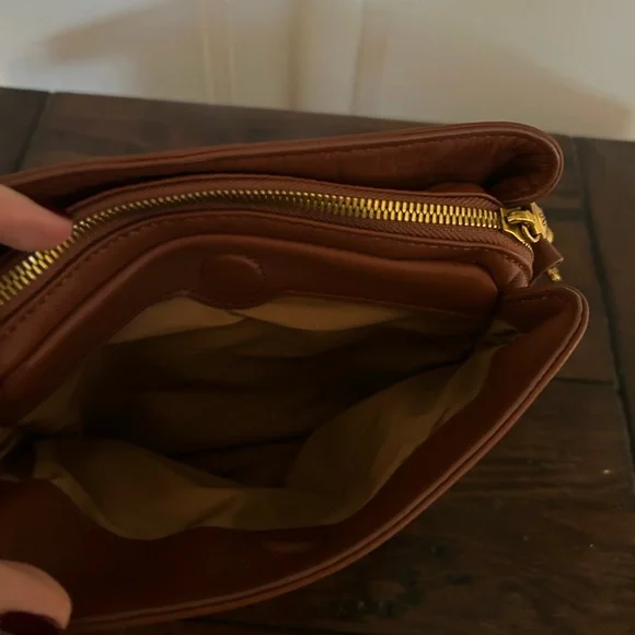 Hobo Starr Convertible Crossbody Bag in Warm Honey - Picture 3 of 5